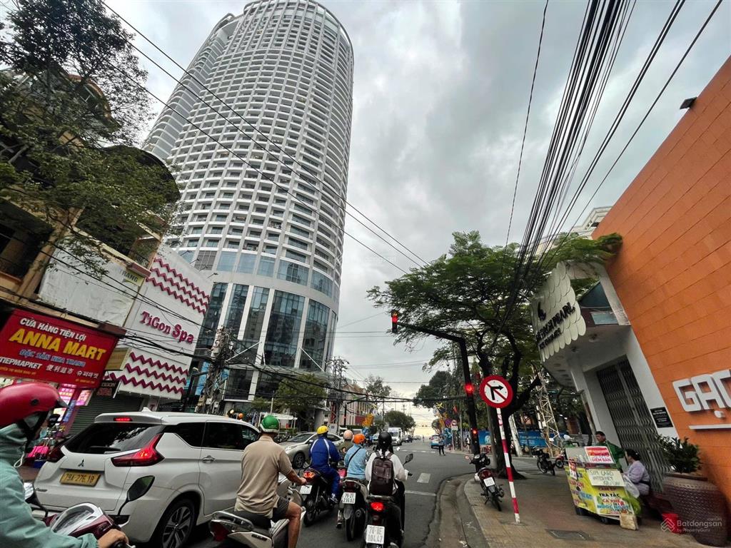 Đất nền mặt tiền nguyễn thị minh khai nha trang. ngang 10m đẹp, biển 500m. đang có dòng tiền 110tr
