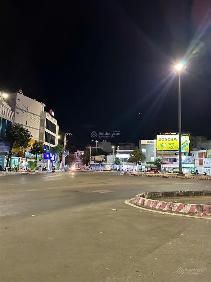 Bán nhà 2 tầng ngay bùng binh hoàng diệu, gần bển 800m, sau giáp dự án kđt sân bay nha trang