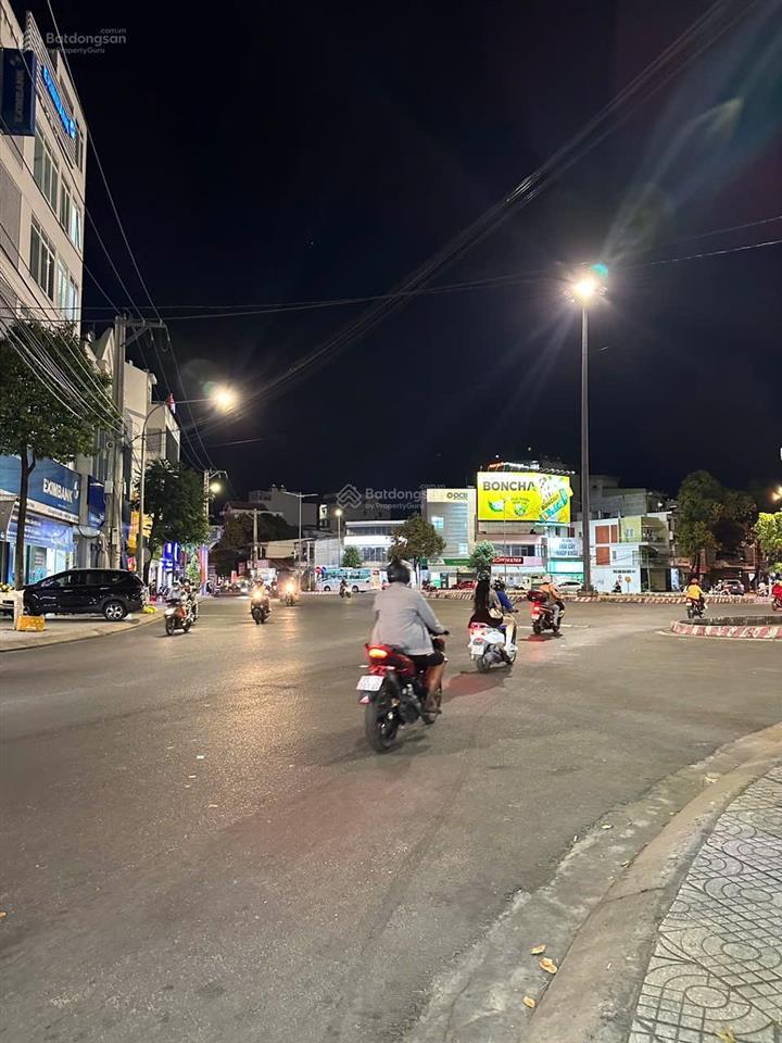 Bán nhà 2 tầng ngay bùng binh hoàng diệu, gần bển 800m, sau giáp dự án kđt sân bay nha trang