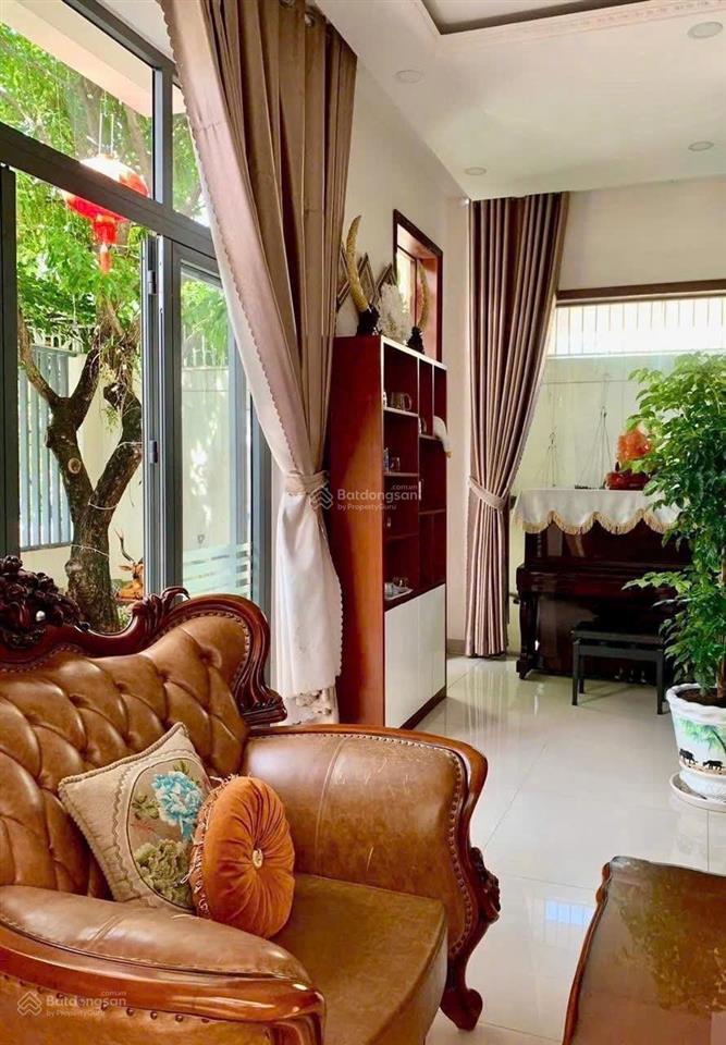 Hiếm. biệt thự kđt phước long, nha trang có sổ hoàn công và thang máy. đối diện công viên