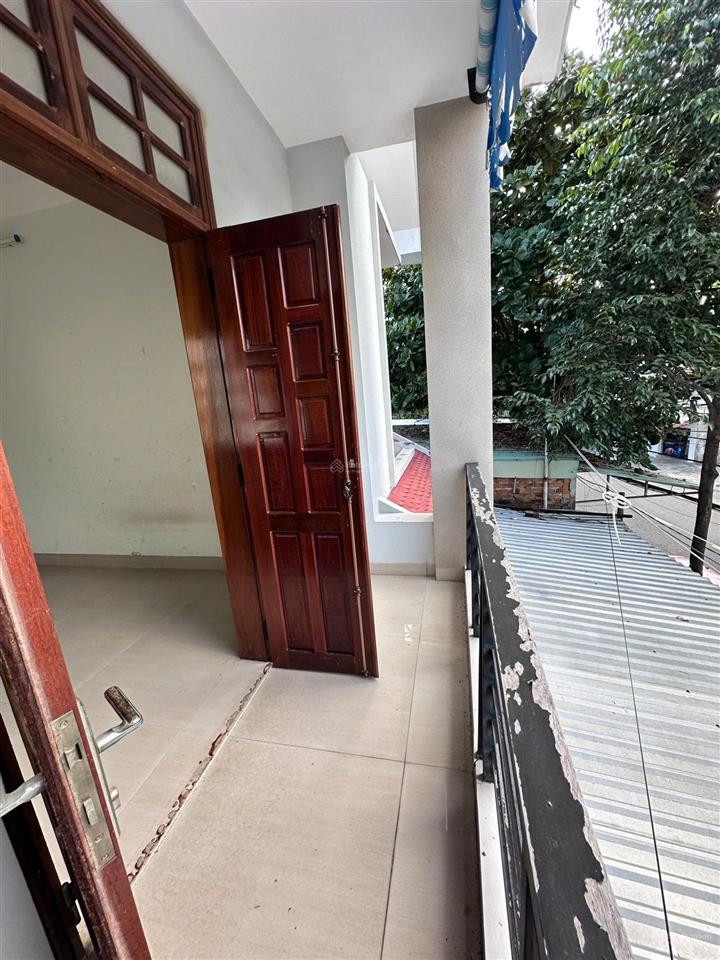 Nhà 2 tầng đường bửu đóa 16m, gần biển phước long nha trang. ngang đẹp hơn 8m