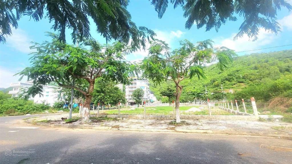 Siêu vip 3 mặt tiền phạm văn đồng, cạnh bến du thuyền quốc tế 5 sao nha trang. xây được 16 tầng