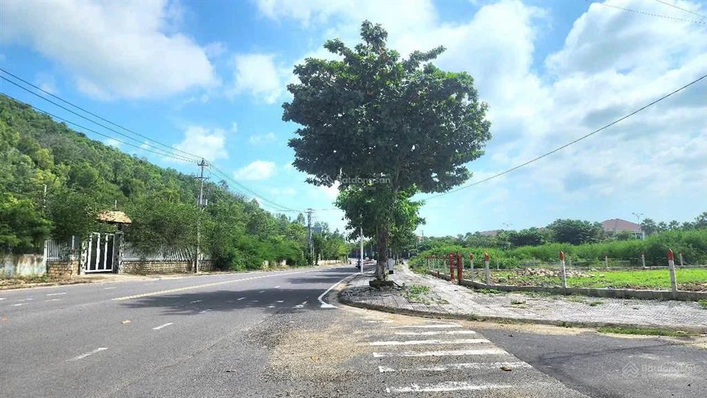 Siêu vip 3 mặt tiền phạm văn đồng, cạnh bến du thuyền quốc tế 5 sao nha trang. xây được 16 tầng