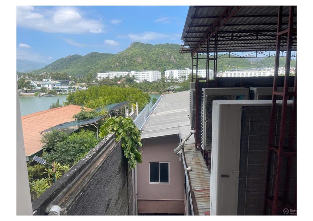 Bán đất tặng nhà hàng 5 tầng, 2 mặt tiền đường 2 tháng 4, sau sông cái nha trang, gần biển