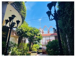 Bán đất tặng nhà hàng 5 tầng, 2 mặt tiền đường 2 tháng 4, trung tâm nha trang, gần biển