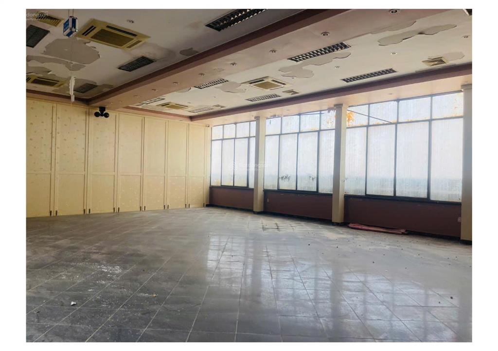 Bán đất tặng nhà hàng 5 tầng, 2 mặt tiền đường 2 tháng 4, sau sông cái nha trang, gần biển