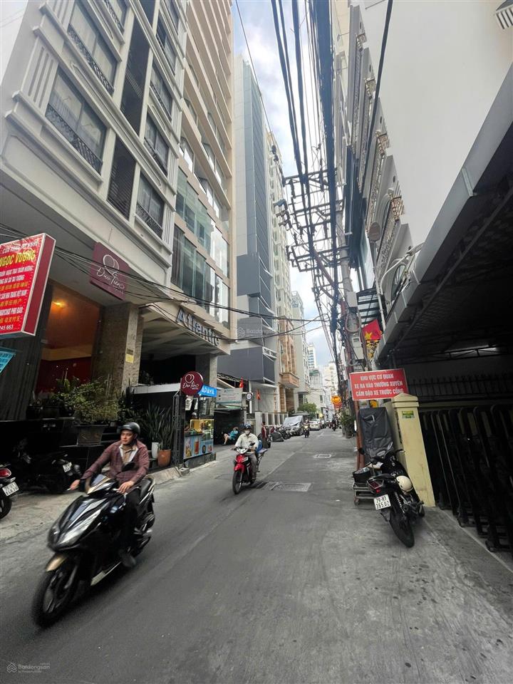 Dòng tiền 80 triệu/tháng. khách sạn hẻm ô tô nguyễn thị minh khai, nha trang. gần biển 200m