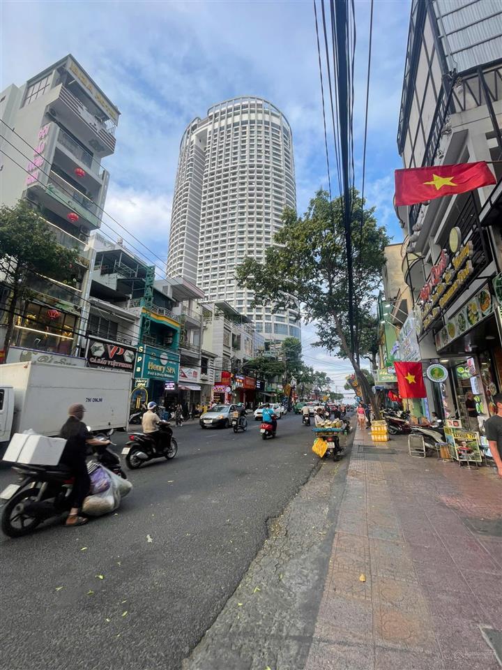 Dòng tiền 80 triệu/tháng. khách sạn hẻm ô tô nguyễn thị minh khai, nha trang. gần biển 200m