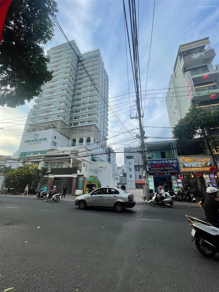 Dòng tiền 80 triệu/tháng. khách sạn hẻm ô tô nguyễn thị minh khai, nha trang. gần biển 200m