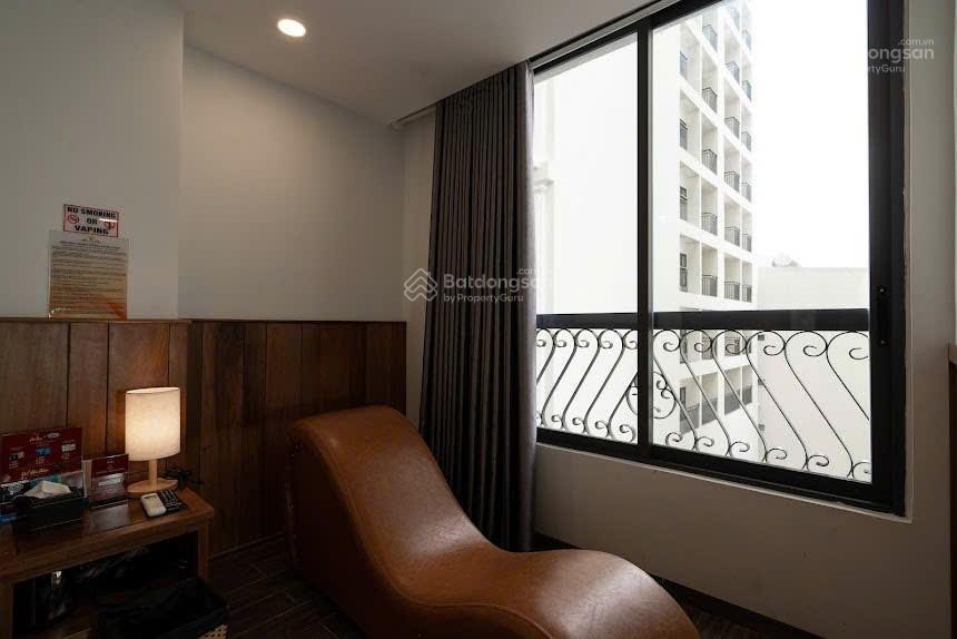Dòng tiền 80 triệu/tháng. khách sạn hẻm ô tô nguyễn thị minh khai, nha trang. gần biển 200m