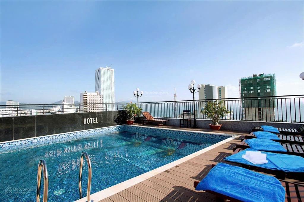Bán khách sạn đường trần quang khải, nha trang. cách biển 400m. đang cho thuê dòng tiền 400 triệu
