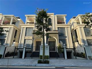 Song lập 180m2, xây 4 tầng 1 hầm. tổng giá 79 tỷ. khu p ciputra tây hồ.