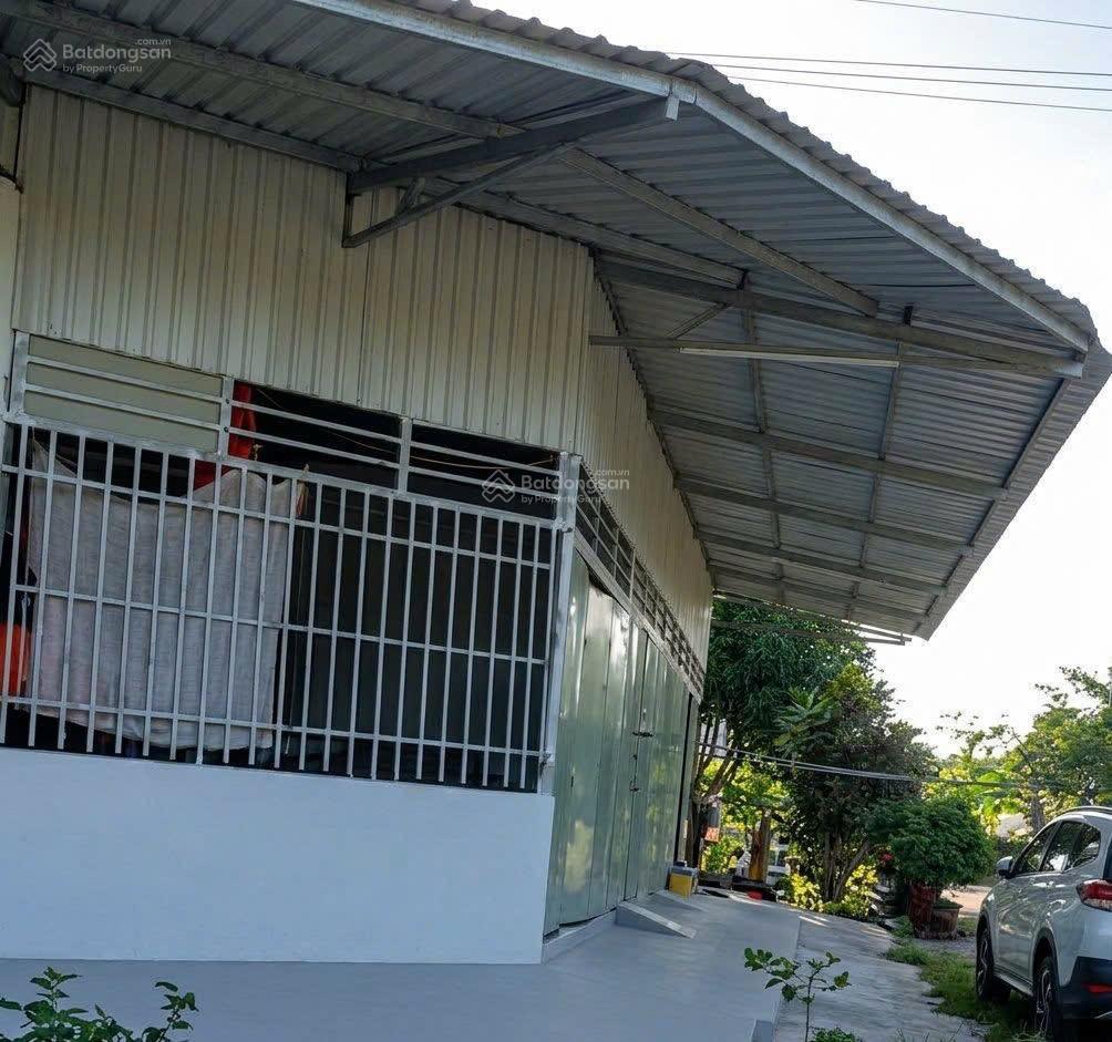 Chốt nhanh lô góc 2 mặt tiền kdc chợ thạnh lộc  sẵn 4 phòng trọ có thu nhập ngay