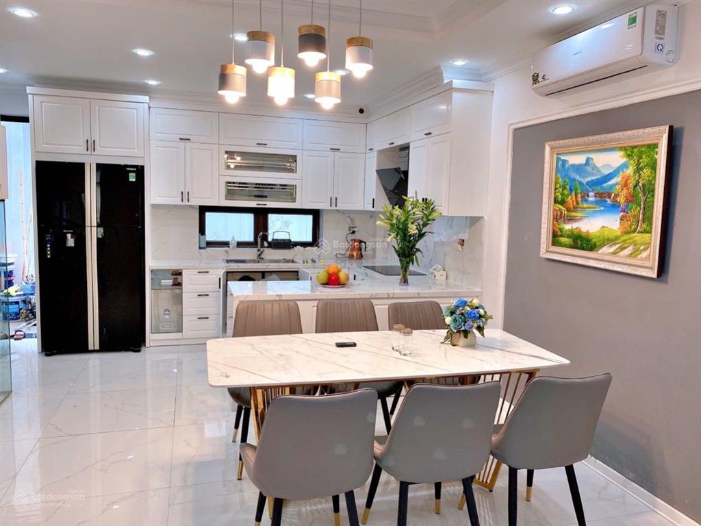 Bán nhà 5 tầng trâu qùy , gia lâm ,fun nội thất , diện tích87m2 mặt tiền 6m. gía 20 tỷ