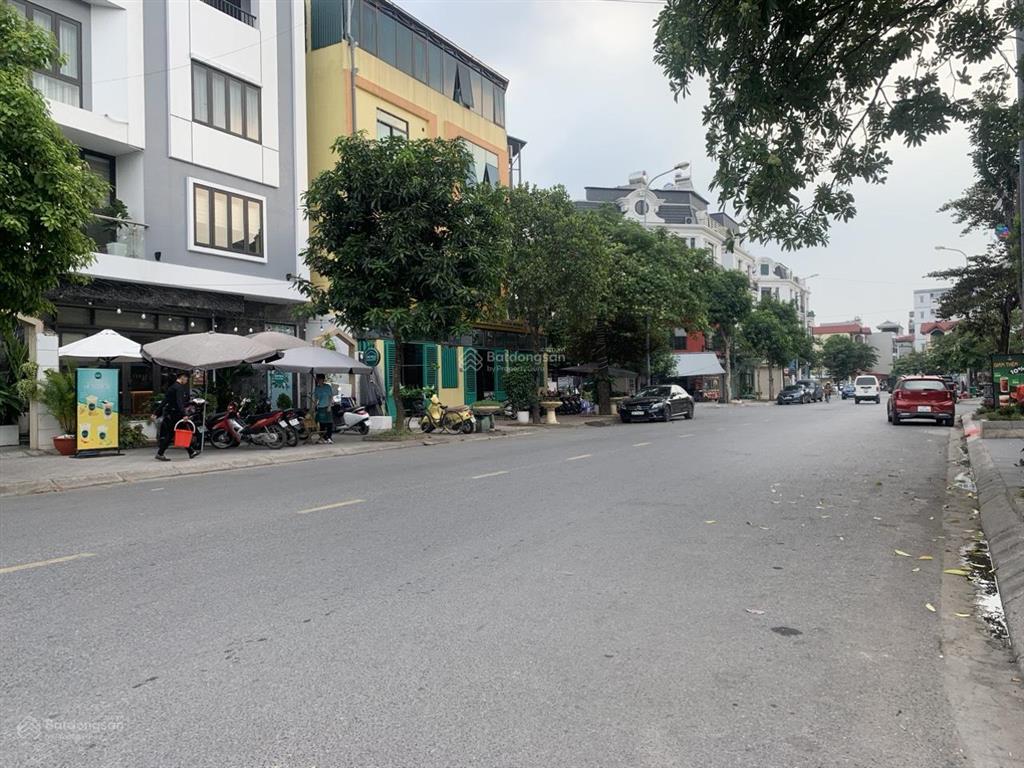 Bán gấp biệt thự khu 31ha, trâu quỳ, gia lâm. dt 260m2/mt12.8m kinh doanh ổn định giá 39 tỷ