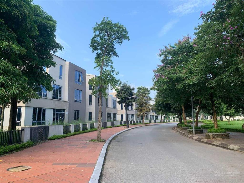 Bán gấp biệt thự dt 372m2 mt 20m. view trường học. đ/c đường chính kđt đặng xá, gia lâm/hà nội