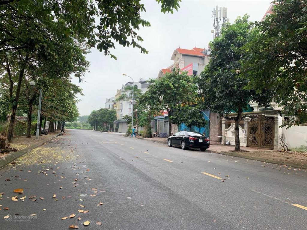 Bán gấp nhà 4,5t view hồ điều hòa. dt 90m2, mt 6m đường 22m kinh doanh siêu đẹp. trâu quỳ/gia lâm
