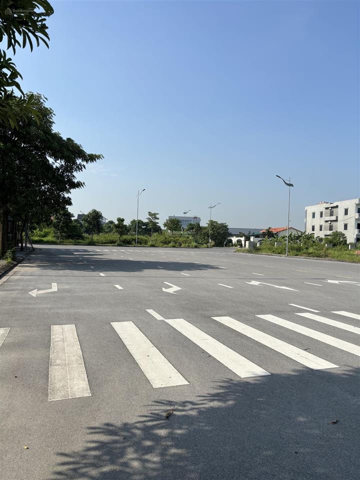 Bán gấp lô gócdt257m2/mt21m đối diện cổng trường đại học dệt may/đường 20m kinh doanh.giá 25 tỷ