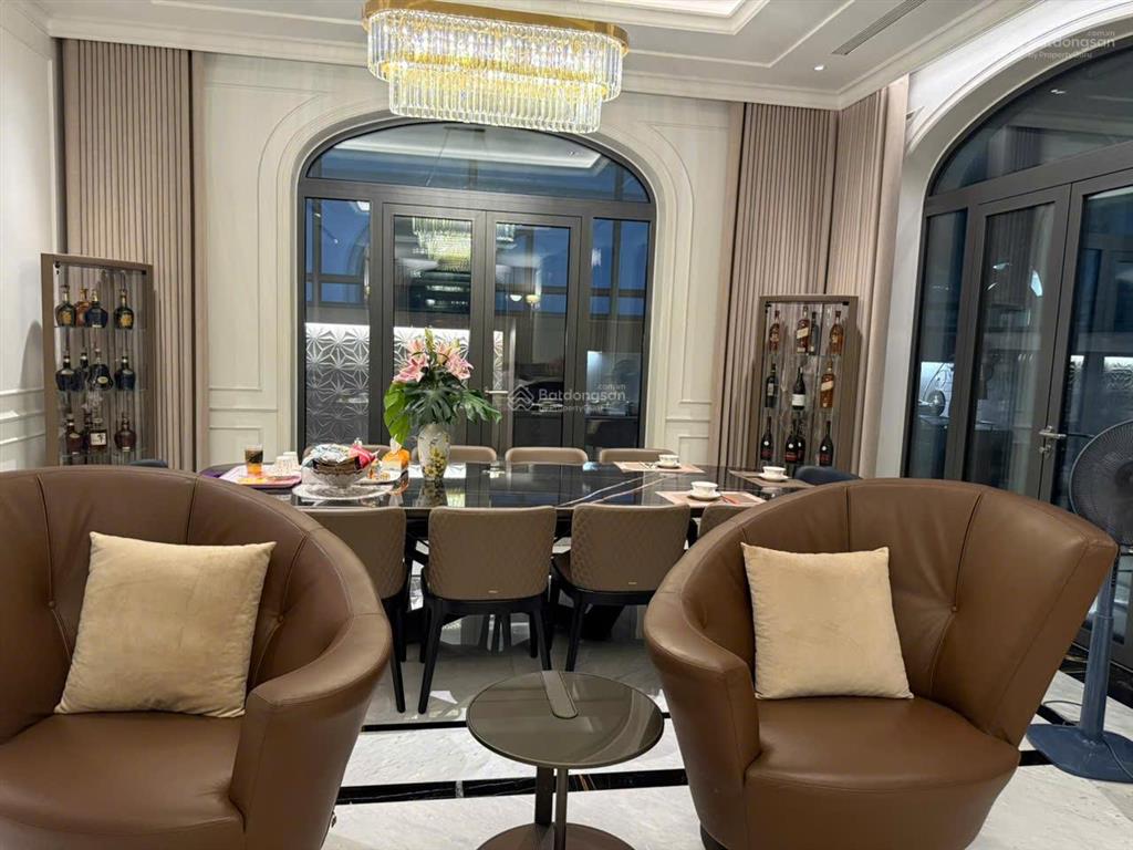 Nhà mới 100% xây dựng tâm huyết diện tích 93m2 mặt tiền 6.2m xây 5 tầng. giá hời khu vực 15 tỷ