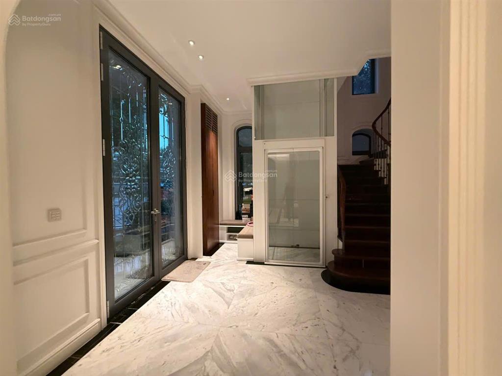 Nhà mới 100% xây dựng tâm huyết diện tích 93m2 mặt tiền 6.2m xây 5 tầng. giá hời khu vực 15 tỷ