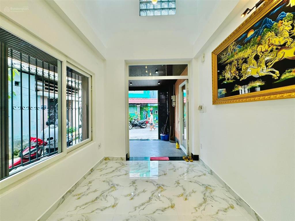 Chủ nhà tự bán nhà căn góc, có thang máy, giá 9 tỷ, 48m2, tdt 158 m2