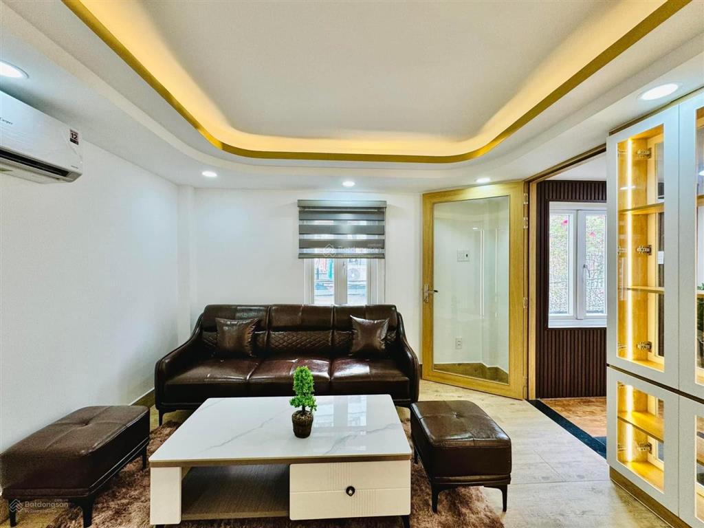 Chủ nhà tự bán nhà căn góc, có thang máy, giá 9 tỷ, 48m2, tdt 158 m2