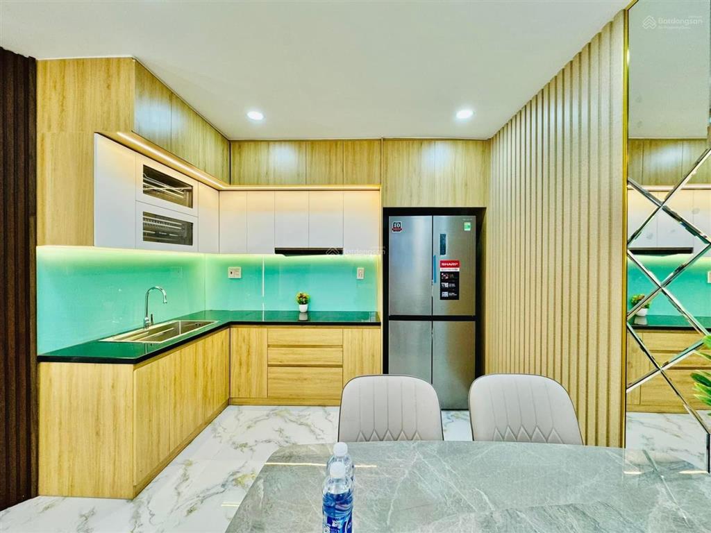 Chủ nhà tự bán nhà căn góc, có thang máy, giá 9 tỷ, 48m2, tdt 158 m2