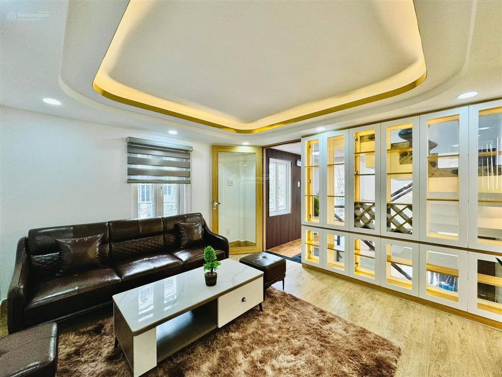 Chủ nhà tự bán nhà căn góc, có thang máy, giá 9 tỷ, 48m2, tdt 158 m2