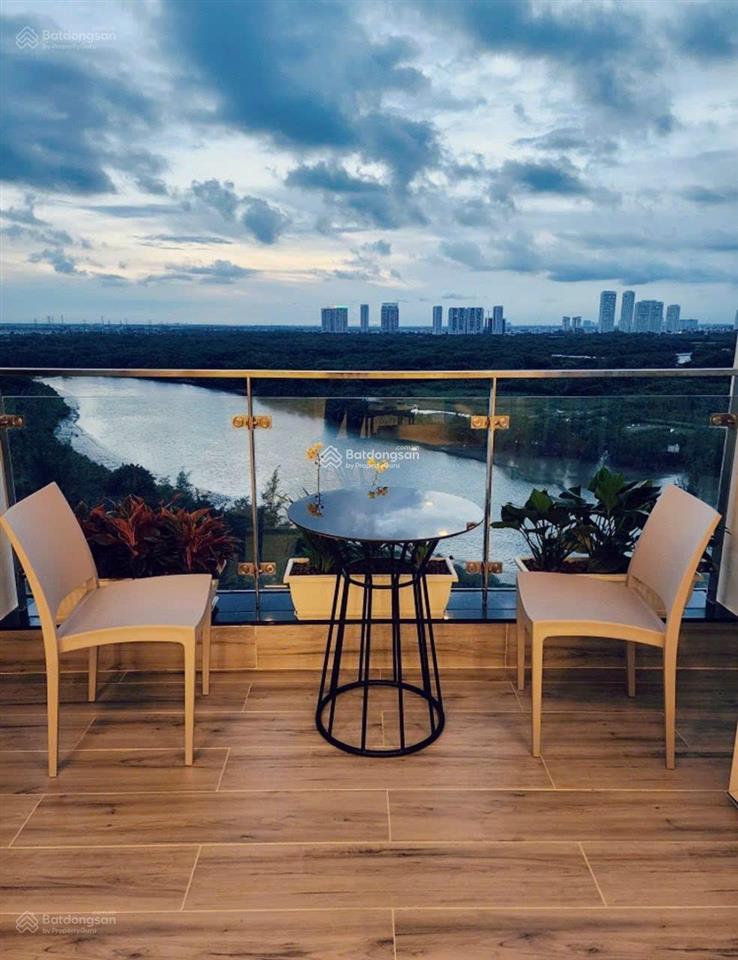 Cần bán gấp căn riverside, 147m căn góc view sông lầu cao, nội thất cao cấp giá hời thị trường