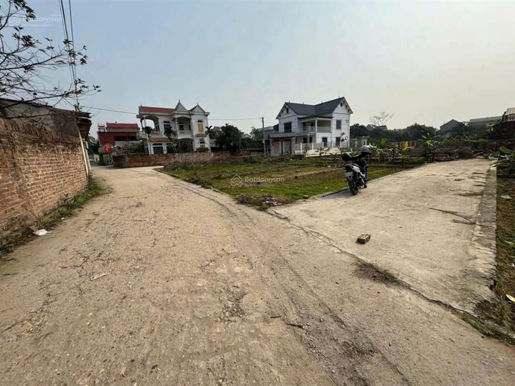 Chỉ 1 tỉ lẻ vài chục triệu xíu đã là chủ lô đất sóc sơnhà nội, oto vào tận đất