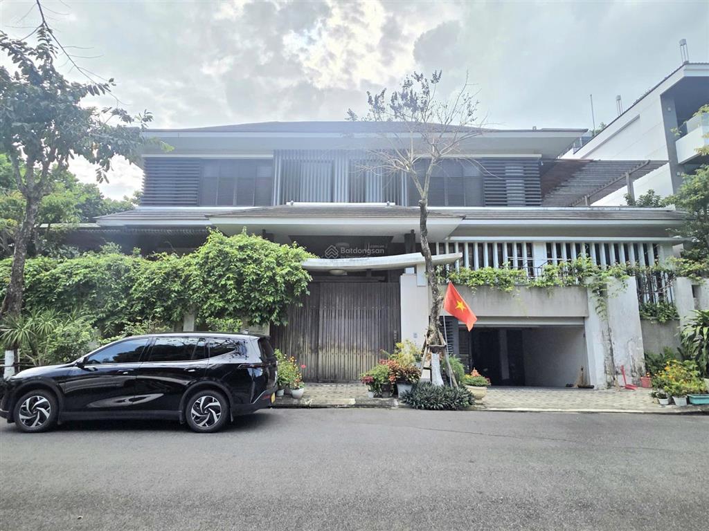 Bán biệt thự euro village đà nẵng, view trực diện sông hàn, cầu rồng, 900m2, full nội thất cao cấp.