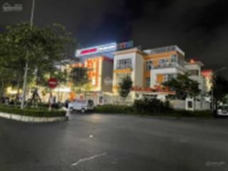 Bán biệt thự khu ngoại giao đoàn, 392,7 m2 2 mặt tiền trước sau rộng 20m, dòng tiền