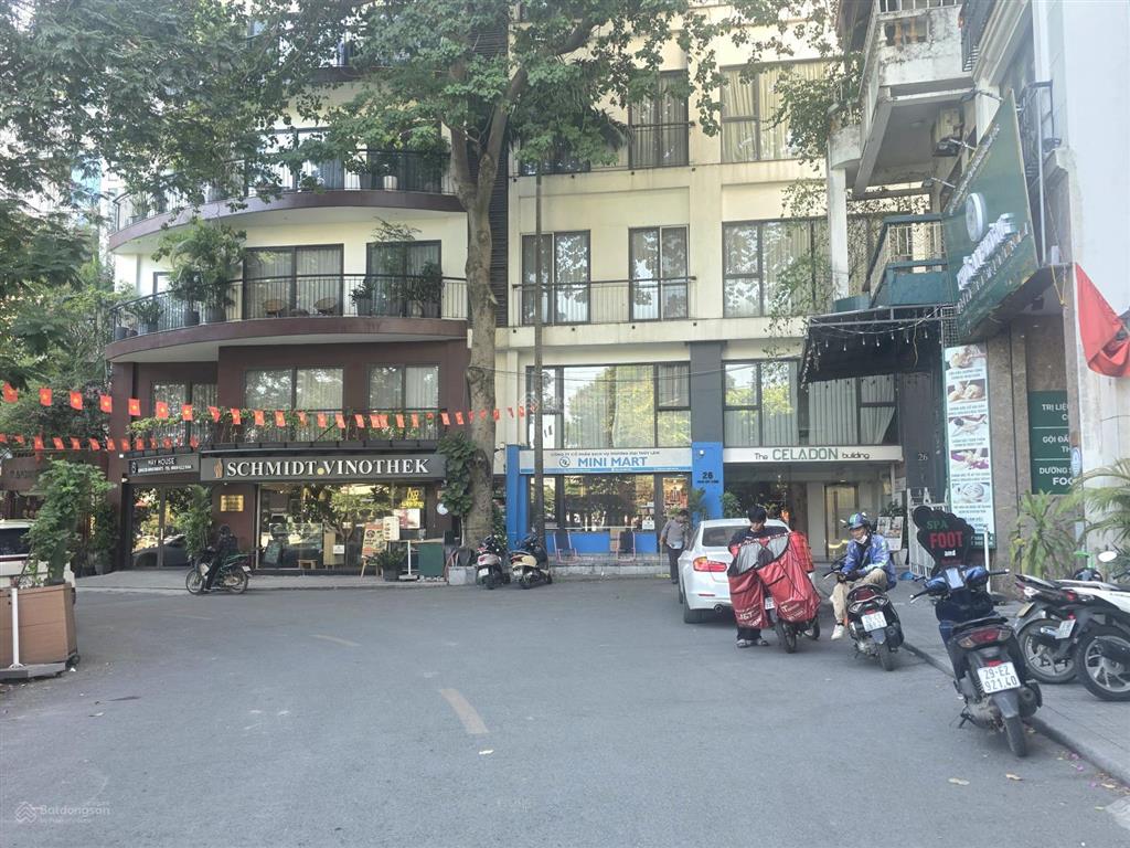 Bán nhà mặt phố phạm huy thông, 93m2, 2 mặt tiền, view trực diện hồ ngọc khánh.