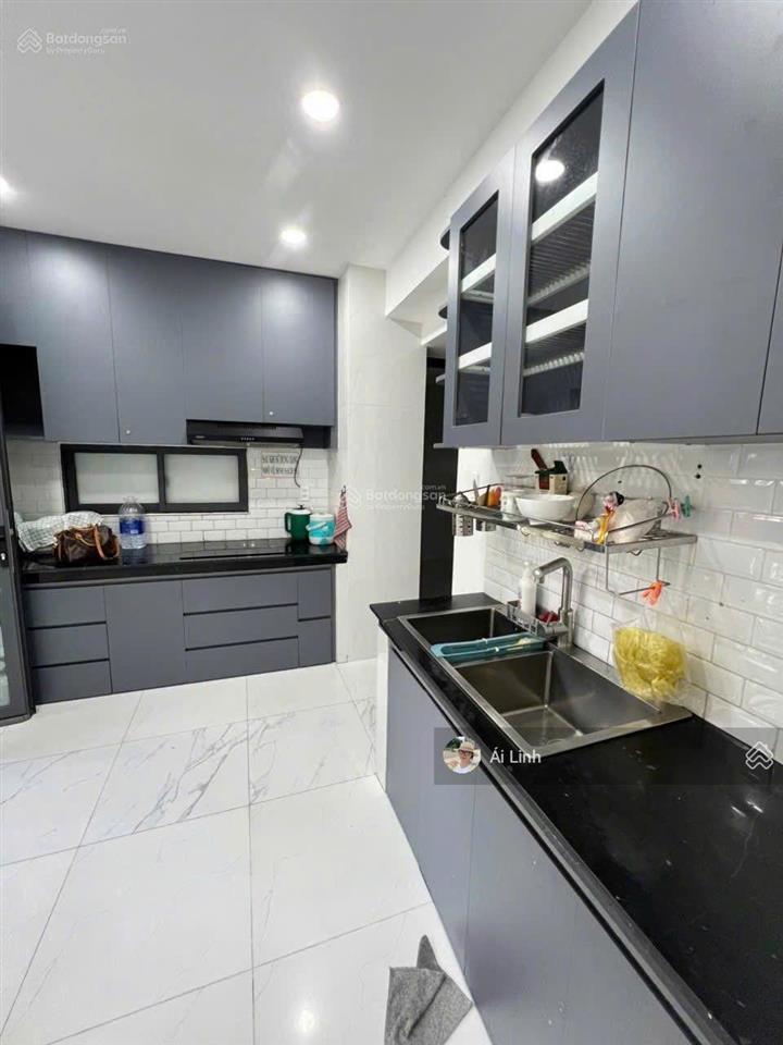 Ngộp chdv 3 tầng 203m2 (14x17m) đường 6m thông ngay phạm văn đồng  vành đai 2 sẵn thu nhập 70tr/th