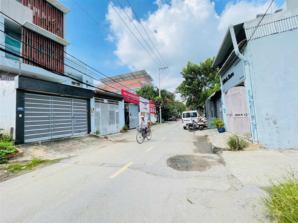 Mặt tiền đs ngay góc vành đai 2, linh đông 97.3m2 xpxd 5 tầng khu dân cư hiện hữu giá 7 tỷ