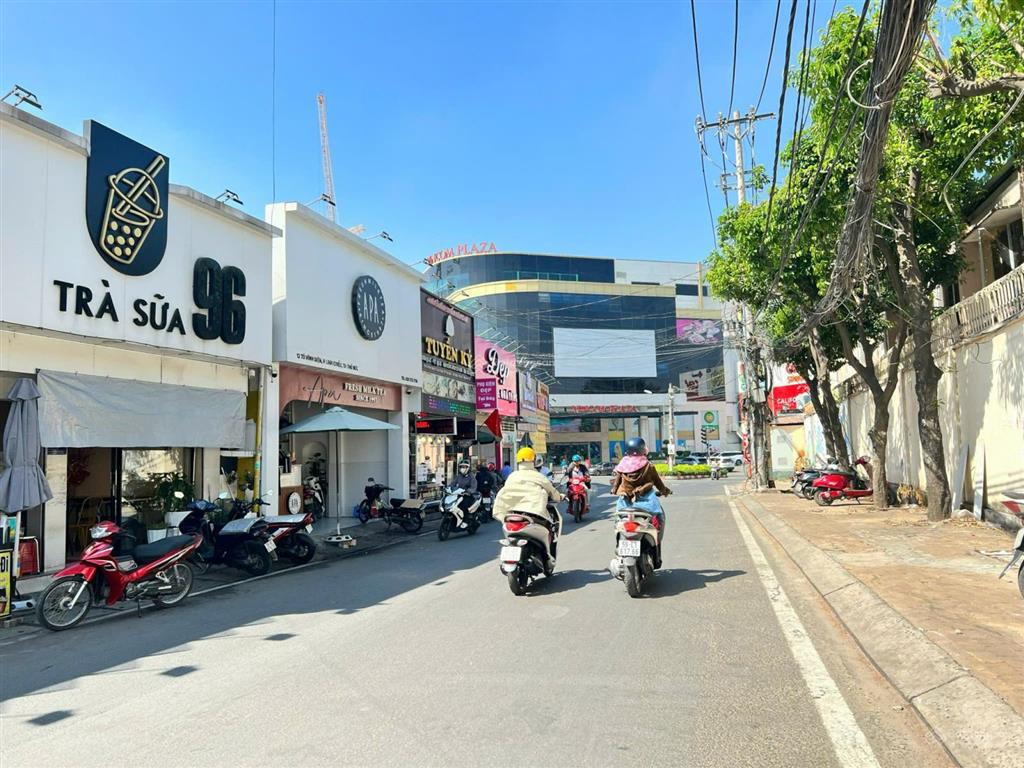 Ngộp giá tl mạnh mt tô vĩnh diện 137m2 thổ cư góc hoàng diệu 2vincom thủ đứcdòng tiền 30tr/th