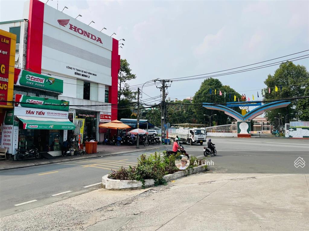 Hàng f0  bán đất mặt tiền dt (5.5x29) full thổ ngay góc dân chủ gần vincom thủ đức giá còn tl