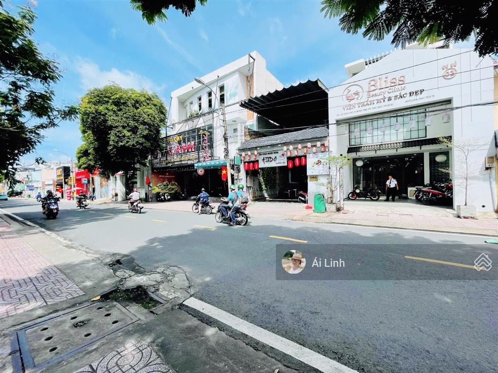 Hàng f0  bán đất mặt tiền dt (5.5x29) full thổ ngay góc dân chủ gần vincom thủ đức giá còn tl