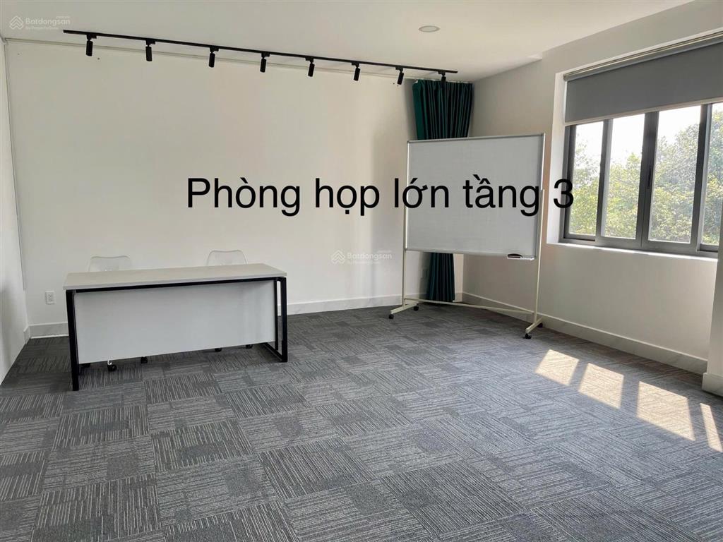 Tòa nhà văn phòng 11x21 hầm 6 lầu  1.200m² sàn, pccc đầy đủ vị trí cổng sau ubnd tp.thủ đức cũ