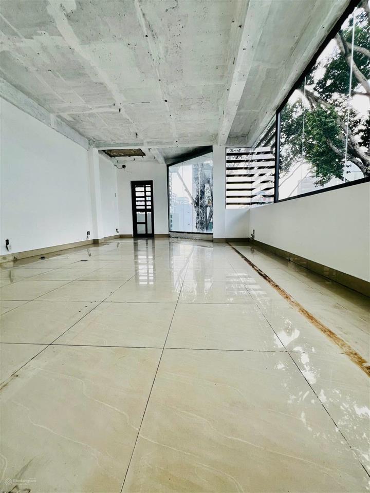 Cho thuê nguyên căn mặt tiền nguyễn tri phương, quận 10 gần cầu vượt 5x15 xây 1 trệt 1 lửng 6 lầu