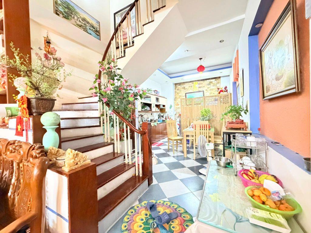 Bán nhà 5 tầng 58 m2, ngõ đẹp 145 Quan Nhân