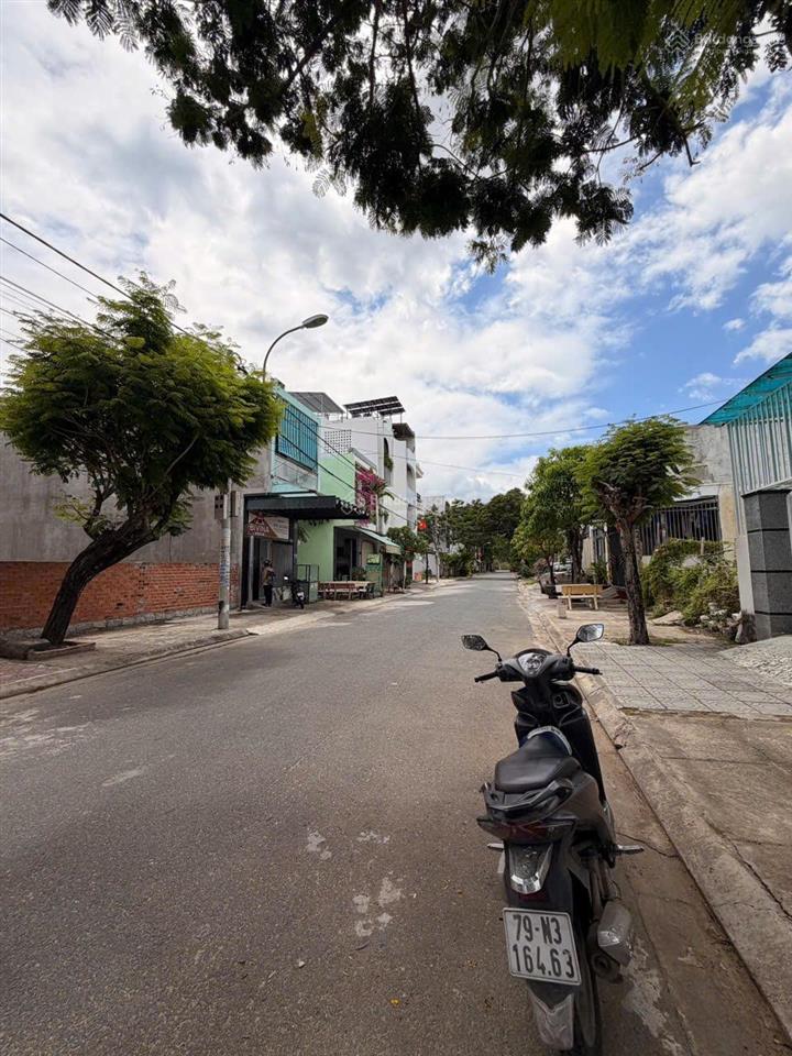 Bán lô đất đẹp liền kề, giá chỉ 3,4 tỷ/lô