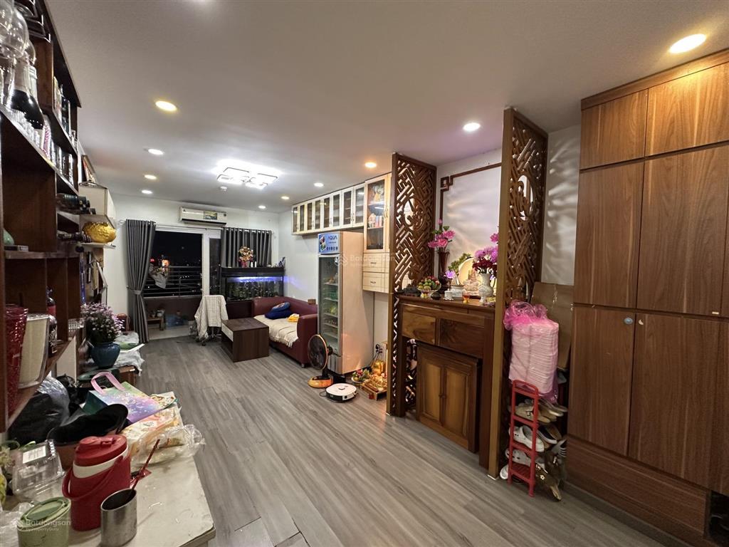 Ngộp lãi ngân hàng cần bán gấp căn hộ 74m2 (căn góc) tặng nội thất, sổ hồng riêng, giá 2tỷ8 bớt lộc