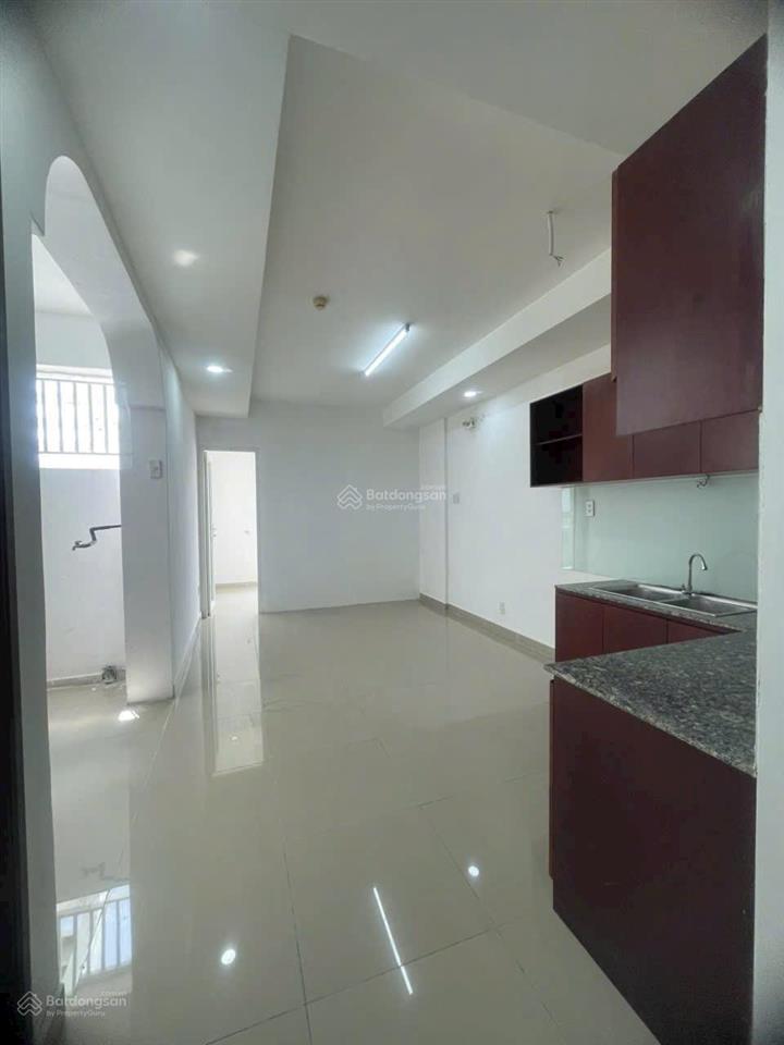 Cần bán căn hộ moscow quận 12 giá 2tỷ350 ,sổ hồng riêng,diện tích 49m2 , 2 phòng ngủ ,1 wc.