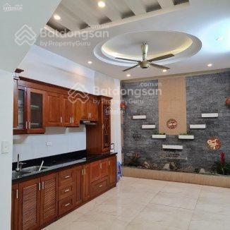 Chính chủ bán nhà riêng tại phố dương khuê, cầu giấy, dt 45m, mt 5m, đường oto tránh. giá 15tỷ