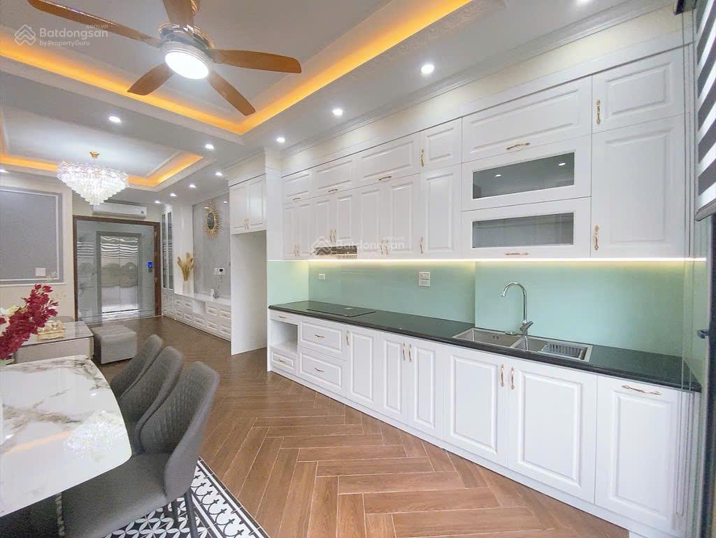Bán nhà tây mỗ, 42m2, 6 tầng, thang máy, giá 8.2 tỷ, nhà mới ở ngay, ô tô 7 chổ đỗ cửa, vào nhà