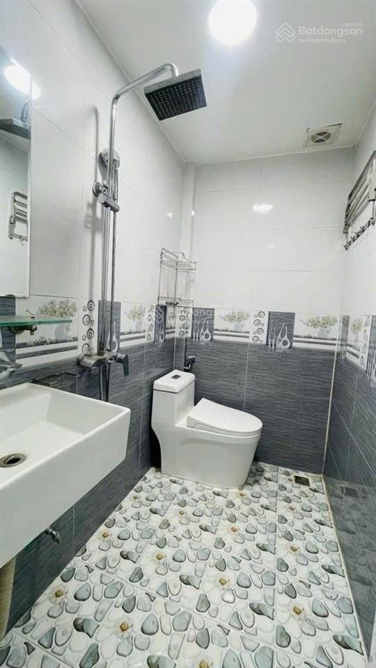 Hiếm, bán nhà đại mỗ, 56m2, 5 tầng, giá 8.7 tỷ, nhà dân xây, 2 mặt ngõ, gần phố, ô tô 16 chổ đỗ cửa