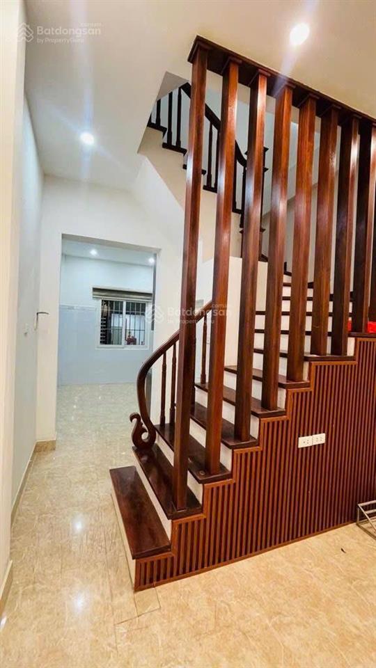 Hiếm, bán nhà đại mỗ, 56m2, 5 tầng, giá 8.7 tỷ, nhà dân xây, 2 mặt ngõ, gần phố, ô tô 16 chổ đỗ cửa