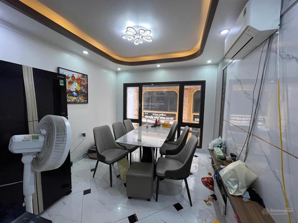 Bán nhà hà đông, ngô quyền, 42m2 x 5 tầng, thang máy, ở ngay, ôtô đỗ cửa, 10m ôtô tránh, giá 9,2 tỷ