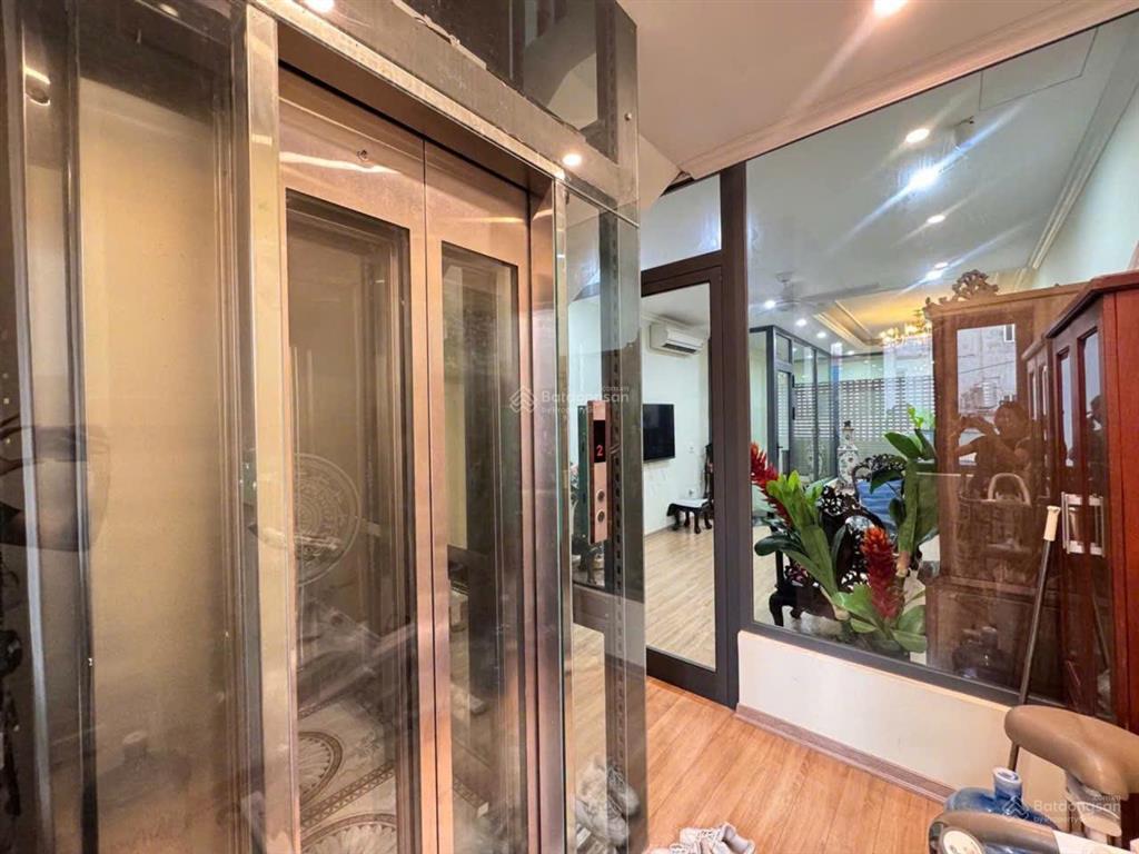 Siêu phẩm đại mỗ, 60m2, 7 tầng, thang máy, gara, mặt ngõ kd, ô tô tránh đỗ ngày đêm, giá 18 tỷ